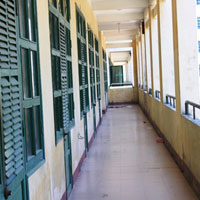 Tin tức trong ngày - Tranh phòng tắm, nữ sinh vác gậy "tẩn" bạn