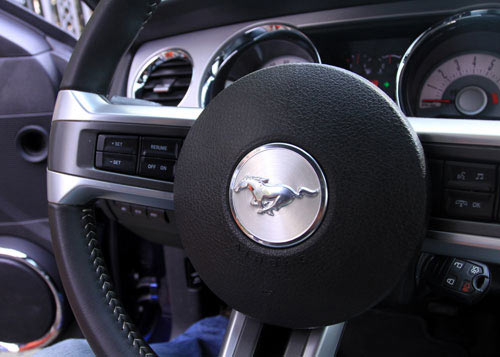 Xe 'cơ bắp' Mỹ giá gần 2 tỉ đồng tại Việt Nam - 11