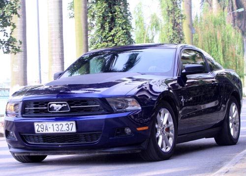 Xe 'cơ bắp' Mỹ giá gần 2 tỉ đồng tại Việt Nam - 4