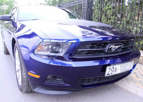 Xe 'cơ bắp' Mỹ giá gần 2 tỉ đồng tại Việt Nam - 5