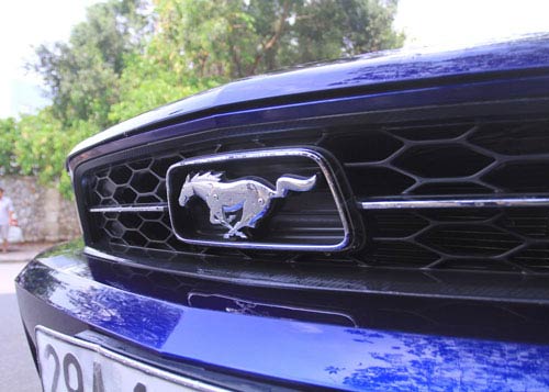 Xe 'cơ bắp' Mỹ giá gần 2 tỉ đồng tại Việt Nam - 6