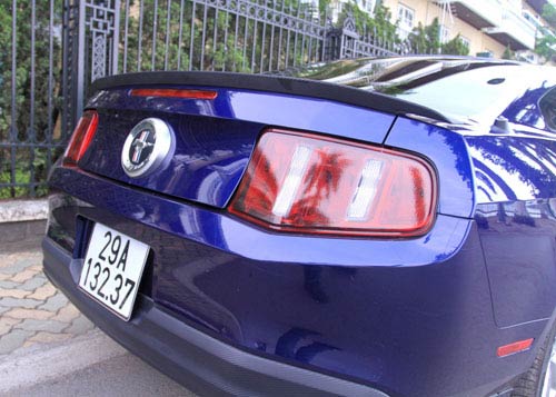 Xe 'cơ bắp' Mỹ giá gần 2 tỉ đồng tại Việt Nam - 9