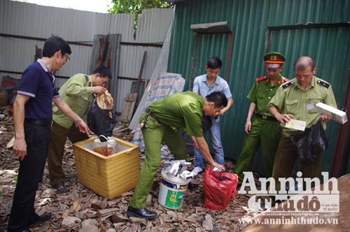 Phát hiện "kho" thuốc lá lậu giữa Thủ đô - 4