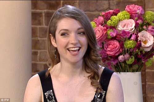 Cô nàng tự hào vì... rậm lông - 5