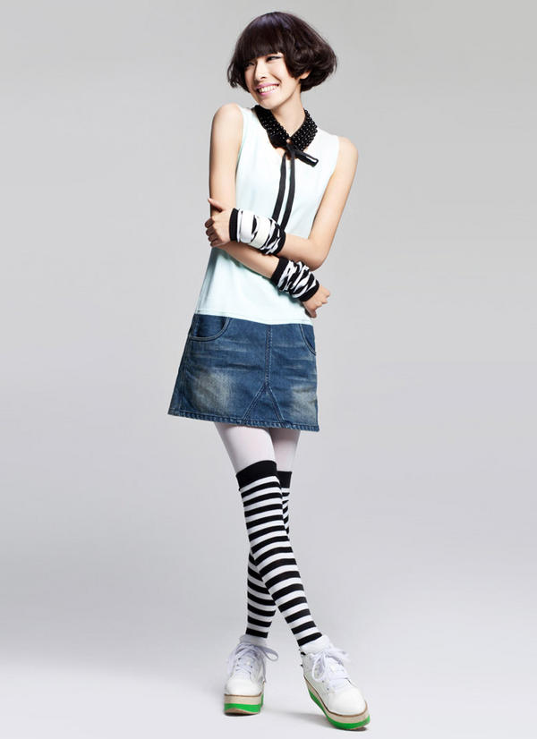 Mặc tương phản đen và trắng cá tính - 12