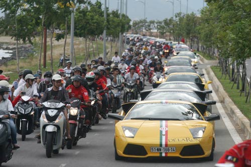 Lần đầu tiên đua siêu xe tại Việt Nam - 1
