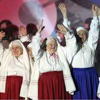 Bóng đá - Hợp ca lão bà hát bài hát chính thức Euro