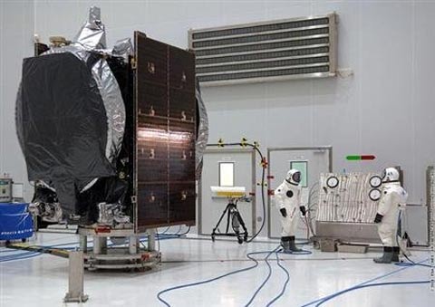 Cận cảnh VINASAT-2 tại TT vũ trụ quốc tế - 2
