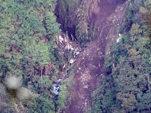 Tìm thấy 14 thi thể trên Sukhoi Superjet-100 - 2