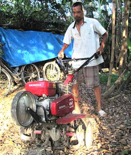 “Cậu bé napalm” và cô vợ Thụy Sĩ về làng - 2