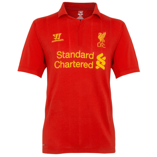 Liverpool quảng cáo áo đấu “phù thủy” - 1