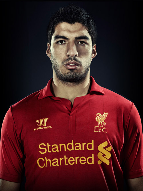 Liverpool quảng cáo áo đấu “phù thủy” - 3