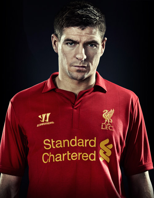 Liverpool quảng cáo áo đấu “phù thủy” - 4