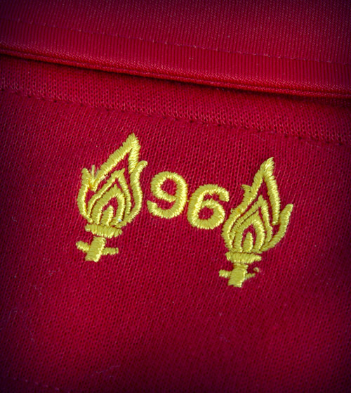 Liverpool quảng cáo áo đấu “phù thủy” - 7