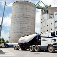 Thị trường - Tiêu dùng - Doanh nghiệp xi măng bên bờ vực phá sản