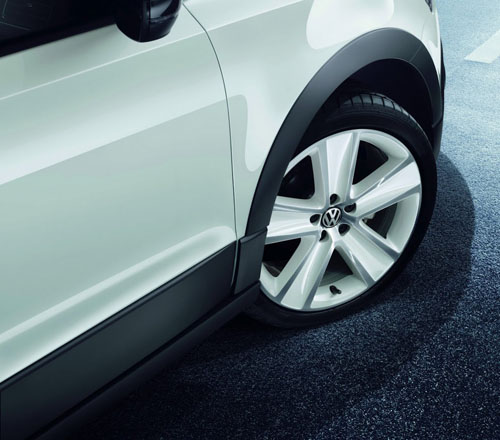 VW CrossPolo Urban màu trắng tinh khôi - 4