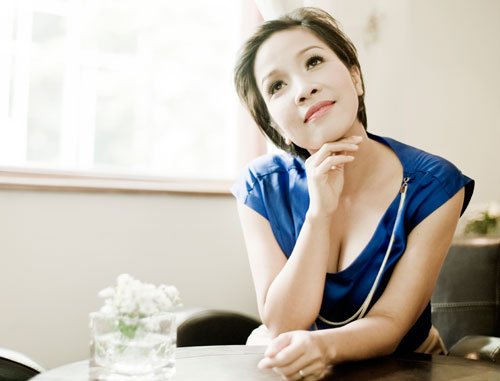 Khi người đẹp "chung tình" với tóc - 12