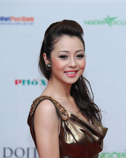 Khi người đẹp "chung tình" với tóc - 16