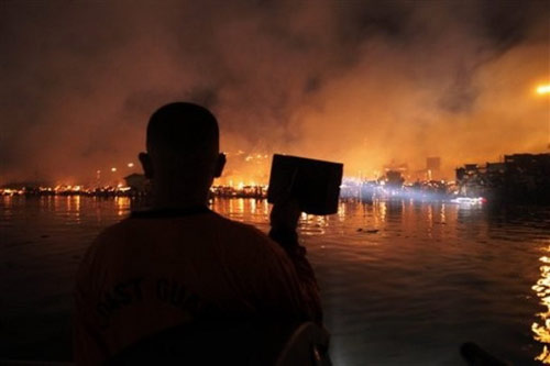 Philippines: Cháy lớn, cả nghìn người mất nhà - 2