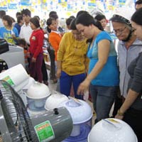 Thị trường - Tiêu dùng - Ngành bán lẻ: Kẻ khóc, người cười
