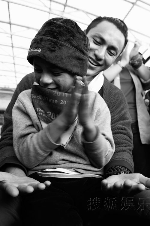 Phạm Băng Băng nhí nhảnh làm từ thiện - 13