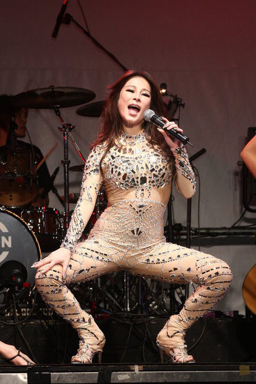 Nữ ca sỹ "vờ nude" quay MV - 5