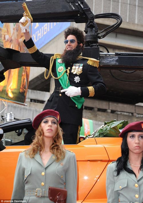 Màn ra mắt “quái dị” trên chiếc Gallardo Spyder - 2