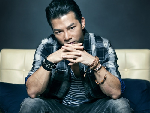 Sao Việt "đối mặt" với mốt khoe cơ thể - 3