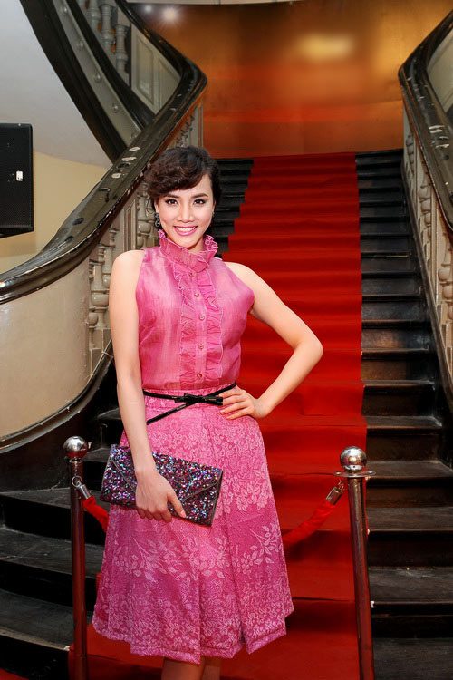 Người đẹp dịu dàng nhờ bèo nhún - 5