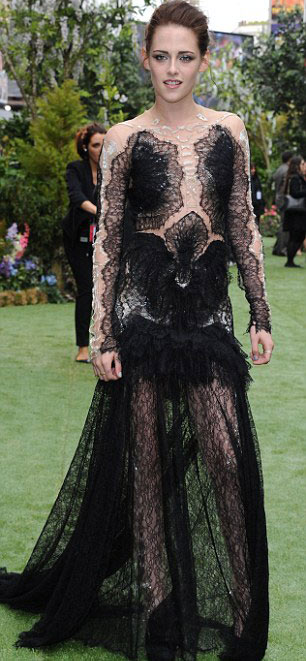 Người mẫu Đức thiếu vải trầm trọng - 6