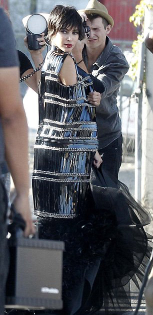 Người mẫu Đức thiếu vải trầm trọng - 13