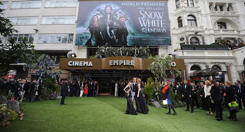 Nàng Bạch Tuyết quyến rũ và hài hước - 17