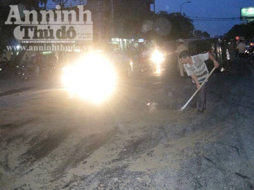 Bị xe tải “thổi” bay, thoát chết khó tin - 6