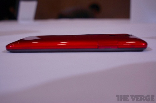 Trên tay HTC J - 8