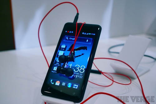Trên tay HTC J - 10