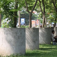 Tin tức trong ngày - Hà Nam: "Mặc quần" bê-tông cho sưa