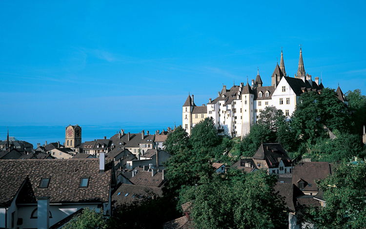 Ở Neuchâtel, phần lớn cư dân đều nói tiếng Pháp.