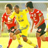 Bóng đá - Cầu thủ ĐTLA được gợi ý bán độ trắng trợn