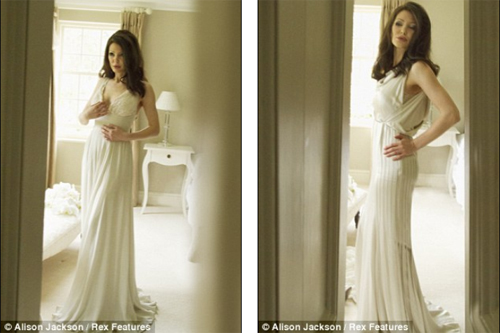 HOT: Jolie-Pitt lộ ảnh cưới giả - 2