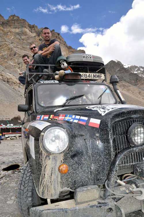 Kỷ lục đi taxi vòng quanh thế giới - 9