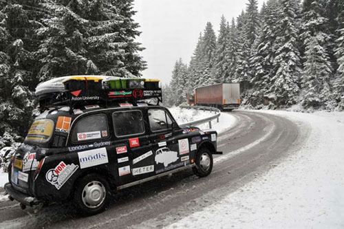 Kỷ lục đi taxi vòng quanh thế giới - 11