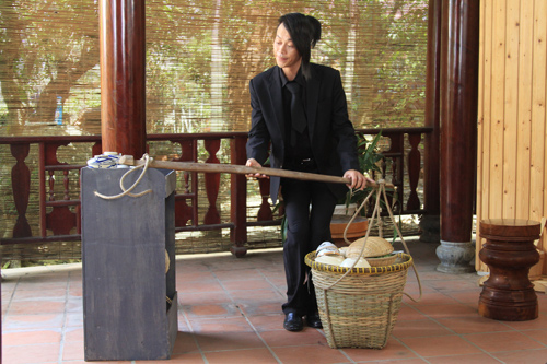 Hoài Linh: Giang hồ đi bán tàu hũ - 8