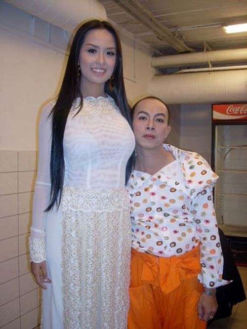 Sao Việt đặt bàn tay... nhầm chỗ - 9