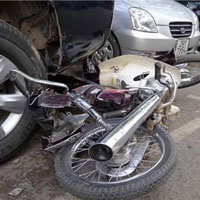 Tin tức trong ngày - Hà Nội: "Xe điên" đâm 4 xe máy, 1 người chết