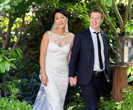 Sau IPO trăm tỷ đô, sếp Facebook kết hôn - 1
