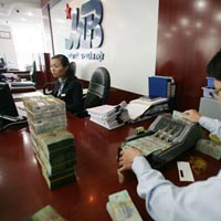 Tài chính - Bất động sản - Vốn dài hạn ồ ạt chảy vào ngân hàng