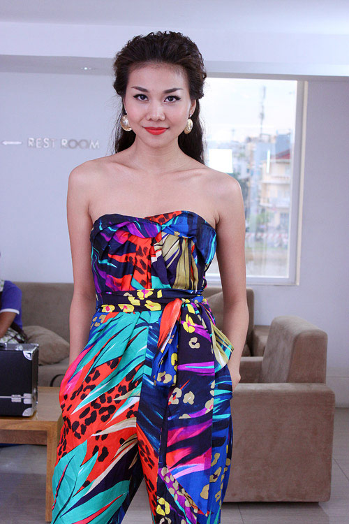 Học 3 người đẹp khoe da nâu hợp mốt - 3