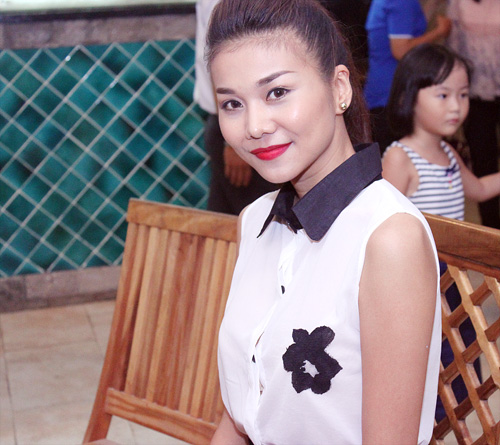 Học 3 người đẹp khoe da nâu hợp mốt - 4