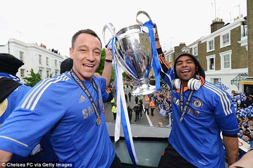 Chùm ảnh và video Chelsea rước cúp tại London - 2