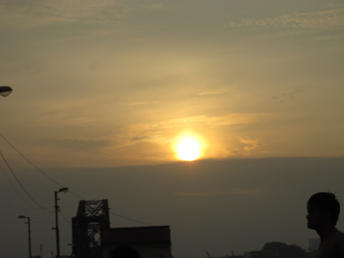 Ngắm nhật thực một phần tại Hà Nội - 2